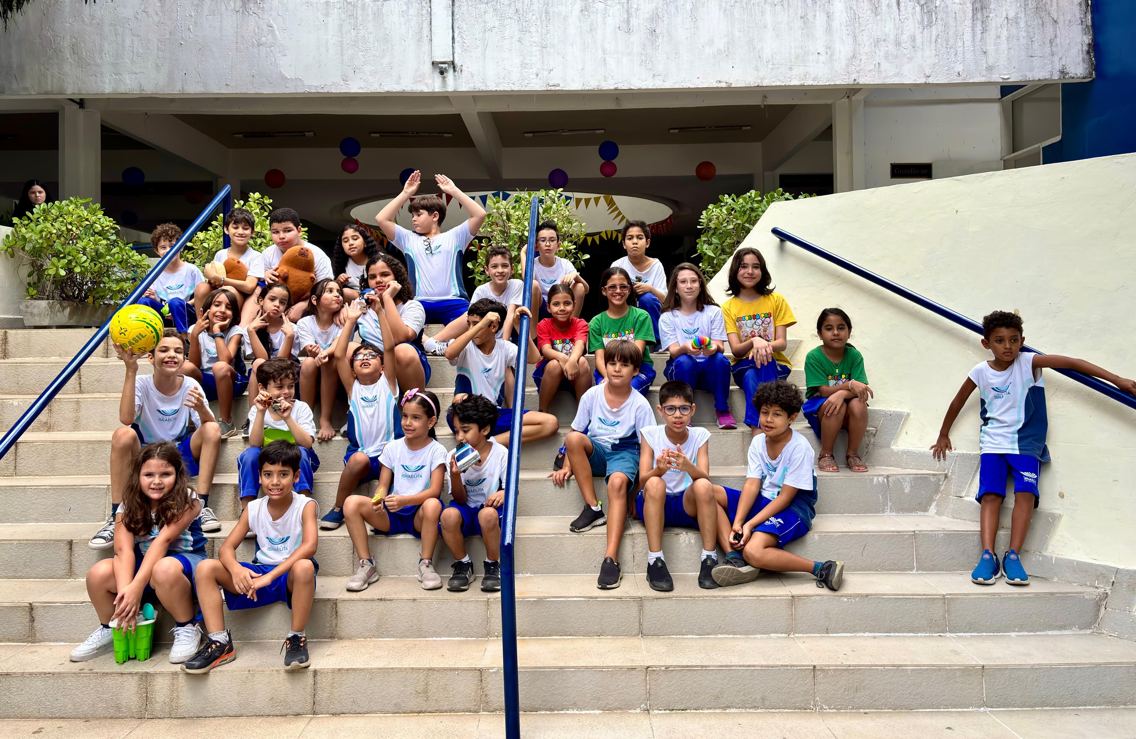 Alunos do Colégio Israelita - Ambiente educacional dinâmico